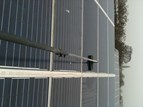Borstel en gedeminiraliseerd water onder druk.