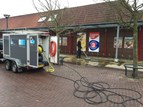Kauwgom verwijderen en straat reinigen