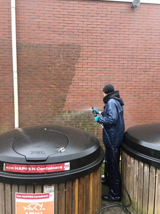 Algen schoonmaken met hogedrukreiniger